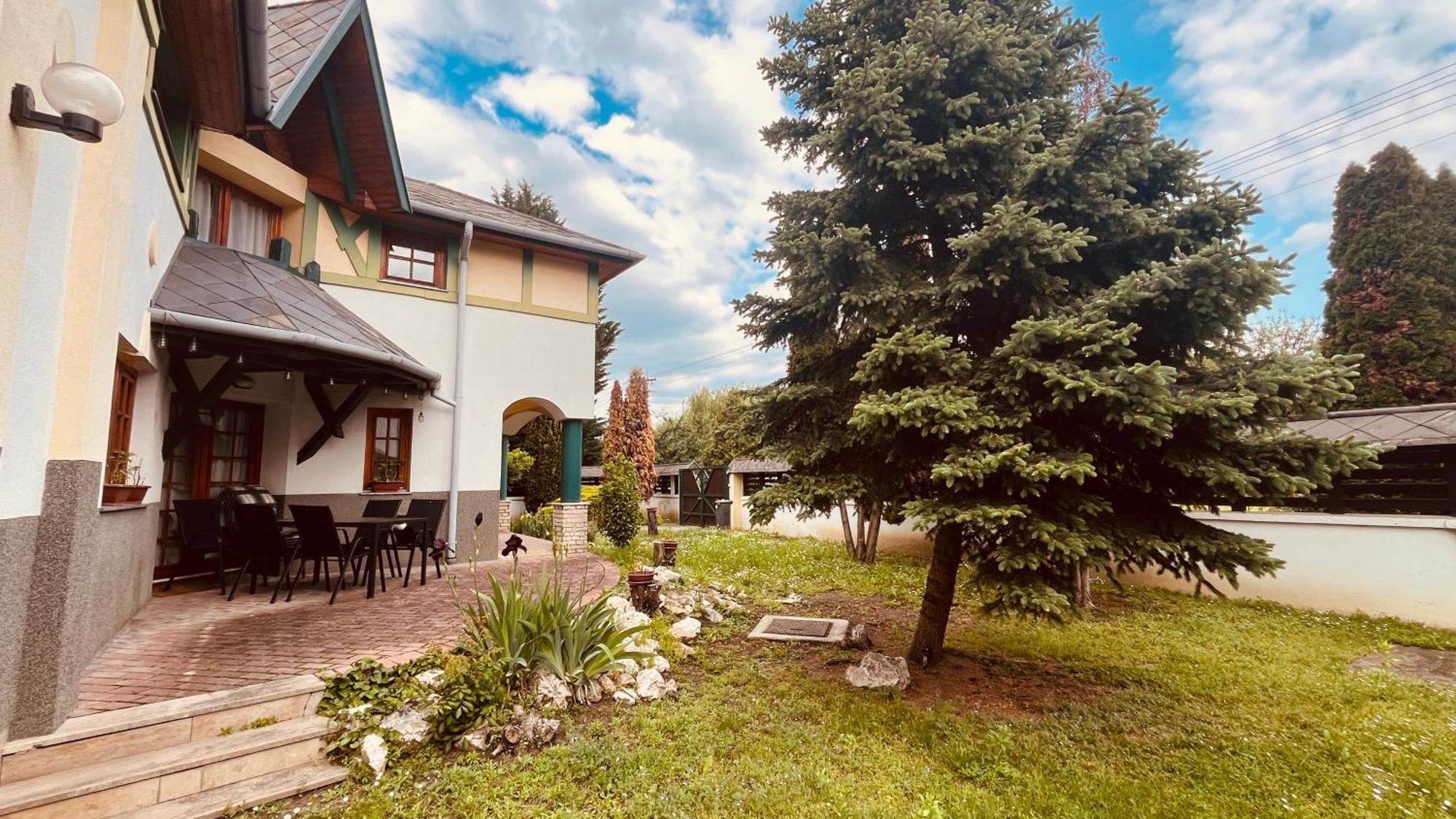 Strigonia Apartman Esztergom Buitenkant foto
